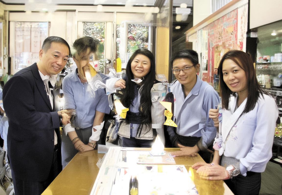 字母哥向哈登抛出橄榄枝！雄鹿三巨头剑指总冠军，王朝蓝图浮现